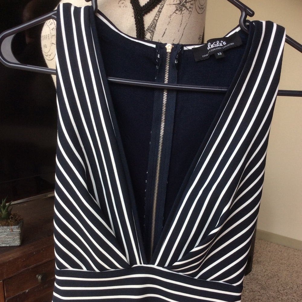 ๐ NWOT LuLuโs Striped Dress ๐ - Picture 4 of 7